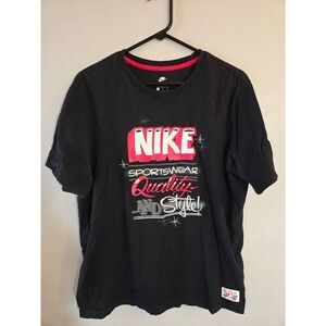 Nike Sportswear Essential The Nike Tee Size Large
